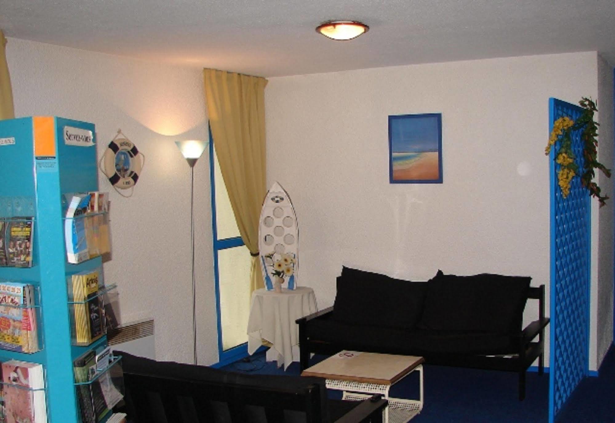 Hotel Du Stade Ex Kyriad Direct Lille Est Stade Pierre Mauroy Villeneuve-d'Ascq Bagian luar foto