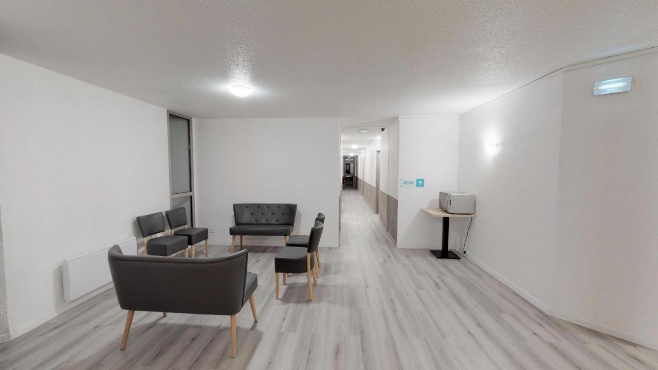 Hotel Du Stade Ex Kyriad Direct Lille Est Stade Pierre Mauroy Villeneuve-d'Ascq Bagian luar foto