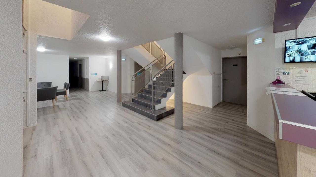 Hotel Du Stade Ex Kyriad Direct Lille Est Stade Pierre Mauroy Villeneuve-d'Ascq Bagian luar foto