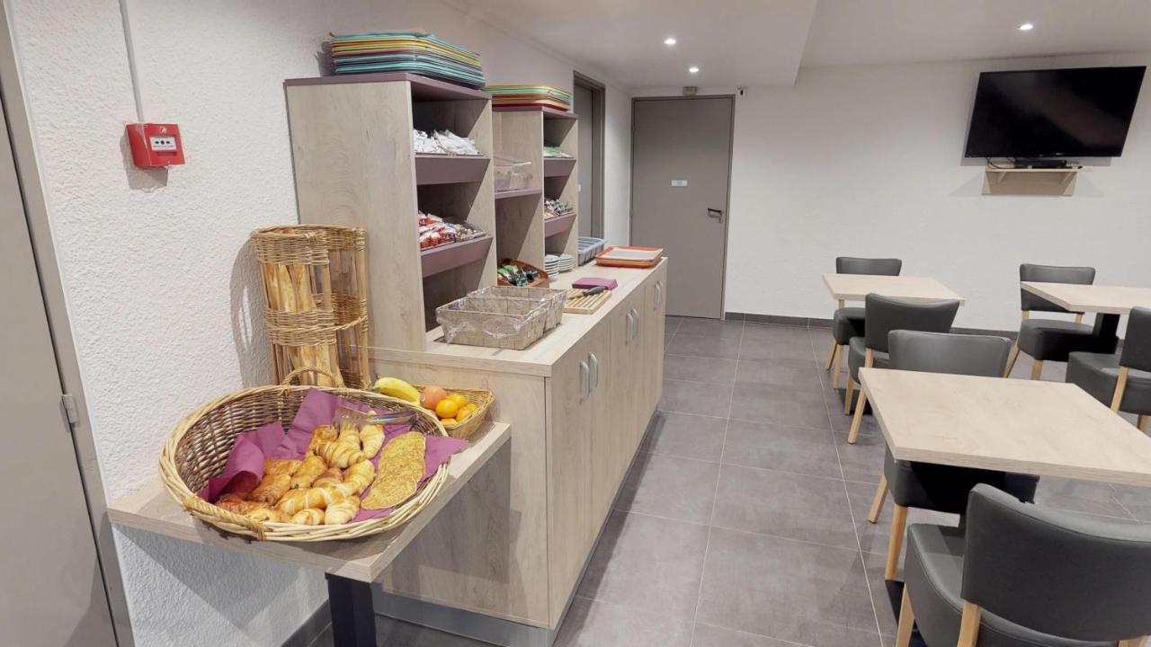 Hotel Du Stade Ex Kyriad Direct Lille Est Stade Pierre Mauroy Villeneuve-d'Ascq Bagian luar foto